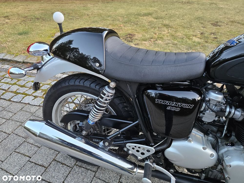 Triumph Thruxton - 24