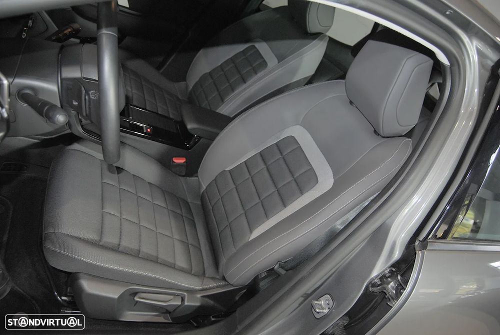Citroën C4 1.2 Hybrid Plus e-DSC6 - 19