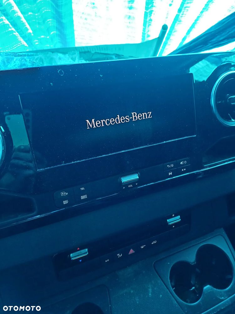 Mercedes-Benz Sprinter - 9