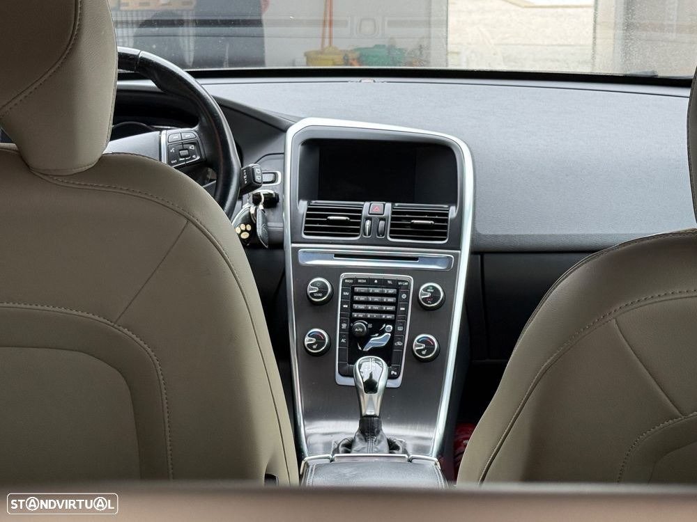 Volvo XC 60 D3 Geartronic Momentum - 10