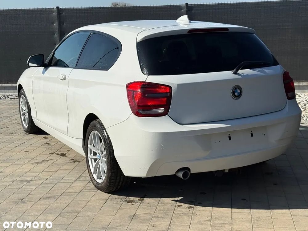 BMW Seria 1 114d Sport Line - 4