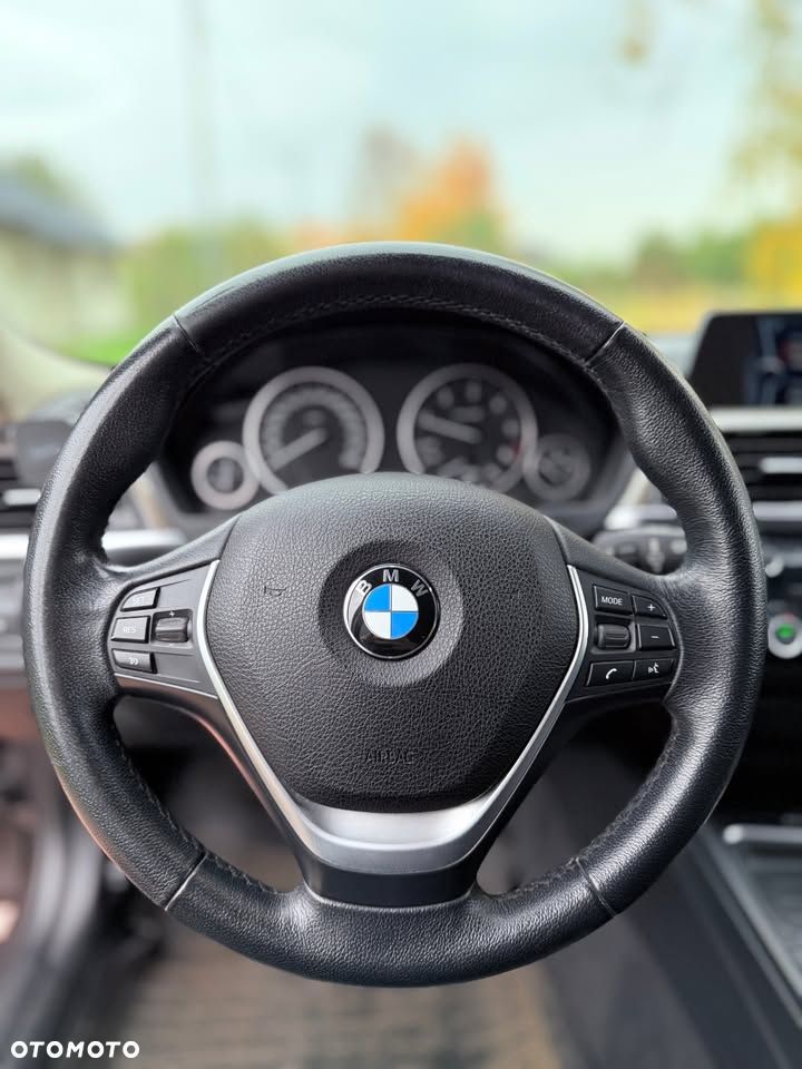 BMW Seria 3 320d xDrive - 16