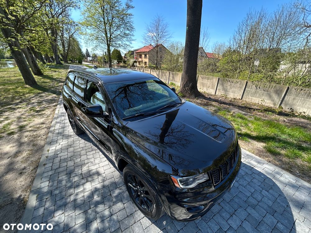 Jeep Grand Cherokee - 16