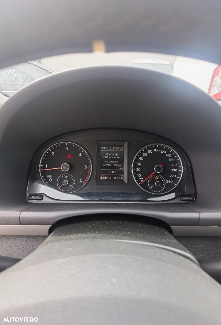 Volkswagen Touran - 17