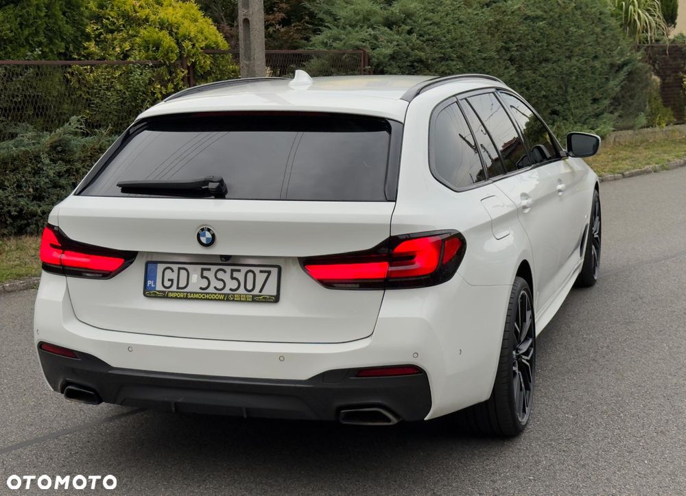 BMW Seria 5 520d xDrive M Sport Edition - 9