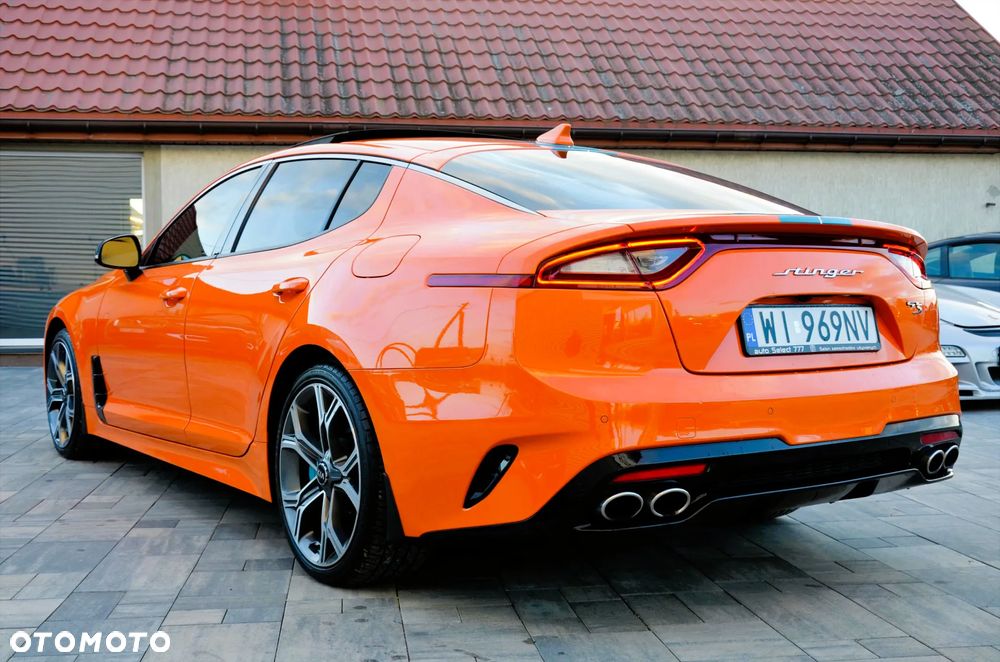 Kia Stinger - 11