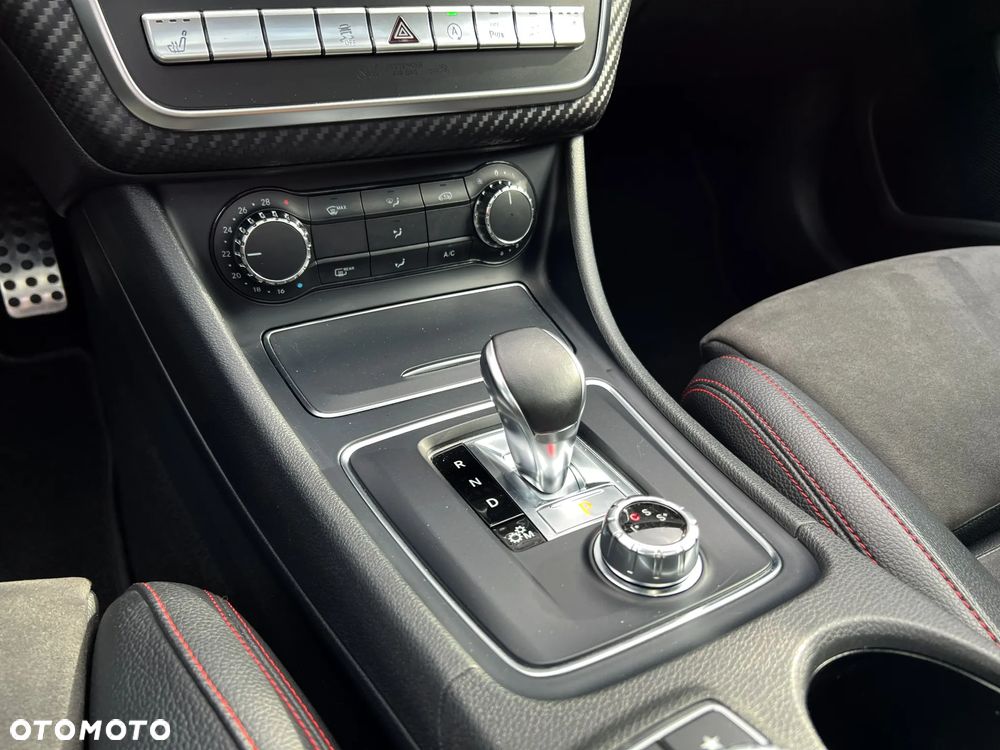 Mercedes-Benz Klasa A AMG 45 4Matic AMG Speedshift 7G-DCT - 30