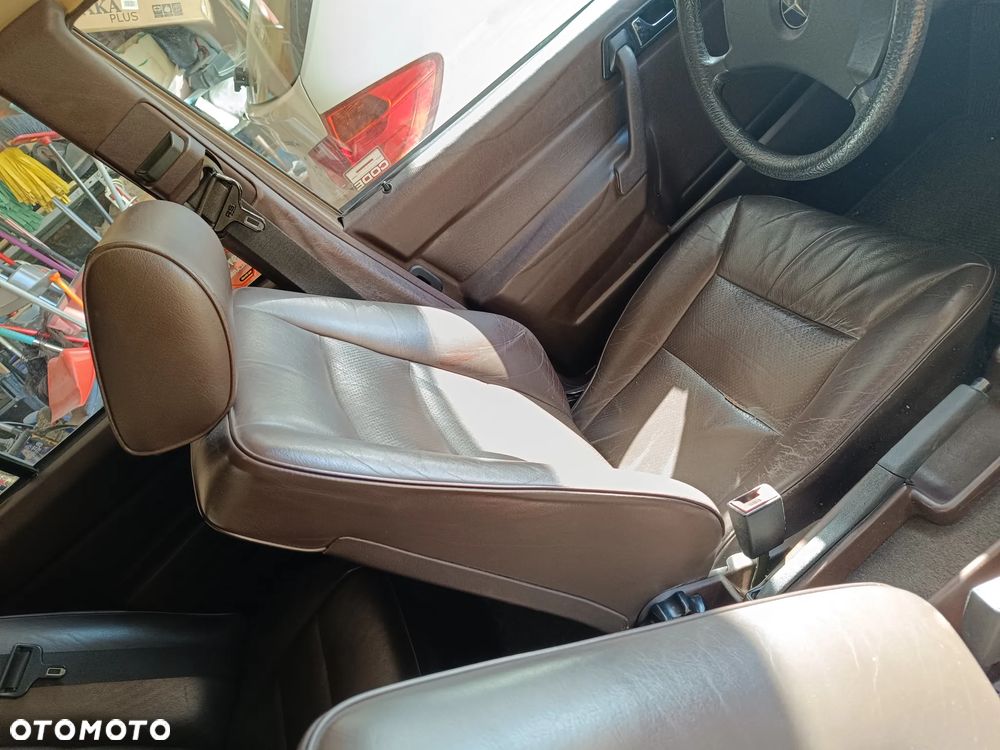 Mercedes-Benz W201 (190) - 11