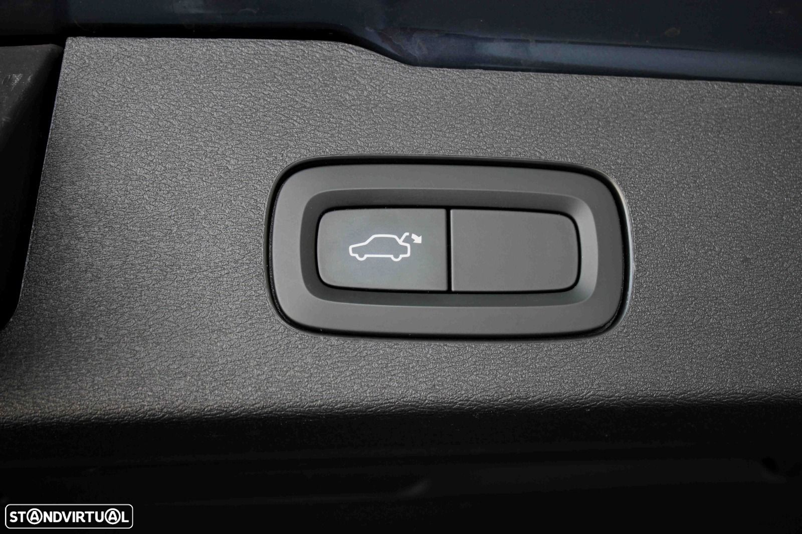 Volvo V60 2.0 D4 Momentum Plus Geartronic - 11