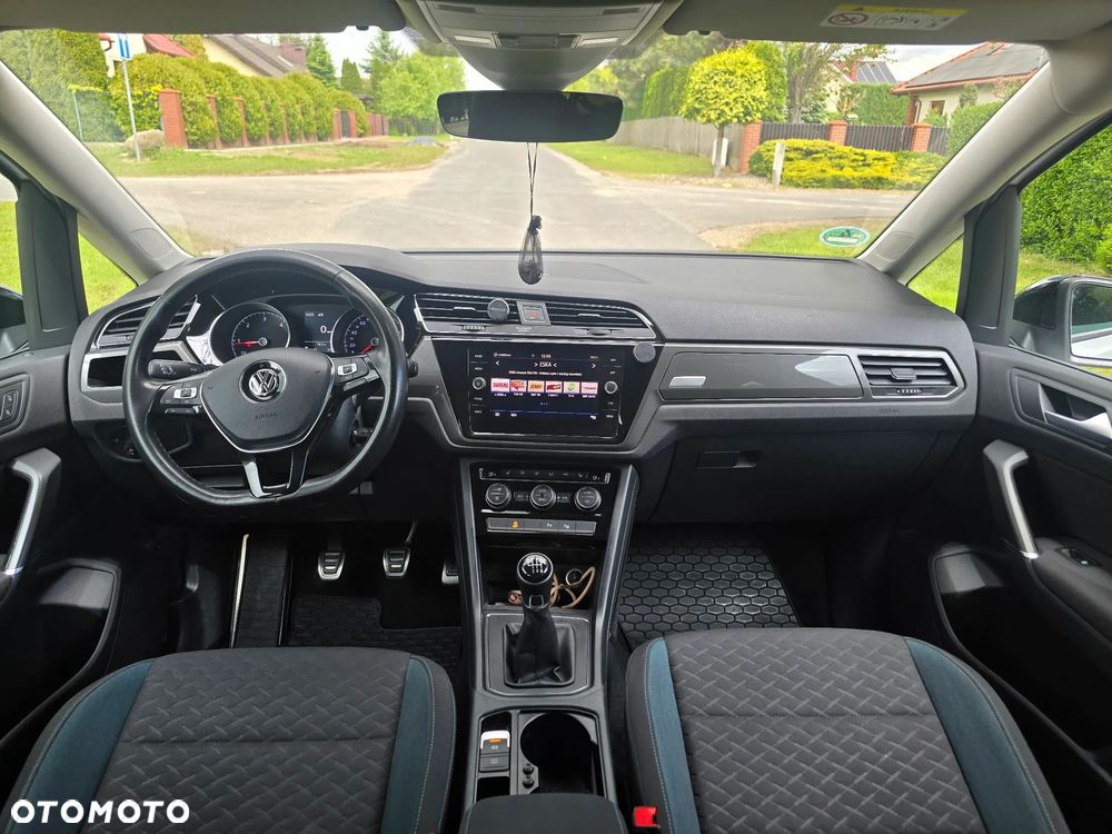 Volkswagen Touran 1.6 TDI SCR IQ.DRIVE - 9