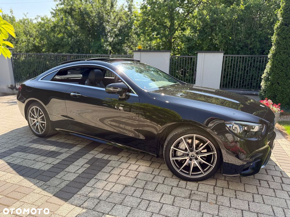 Mercedes-Benz Klasa E 220 d Coupe 4-Matic 9G-TRONIC - 22