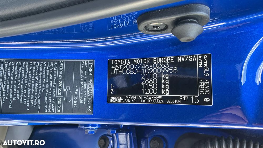 Lexus UX 300h AWD CVT HEV Business - 31