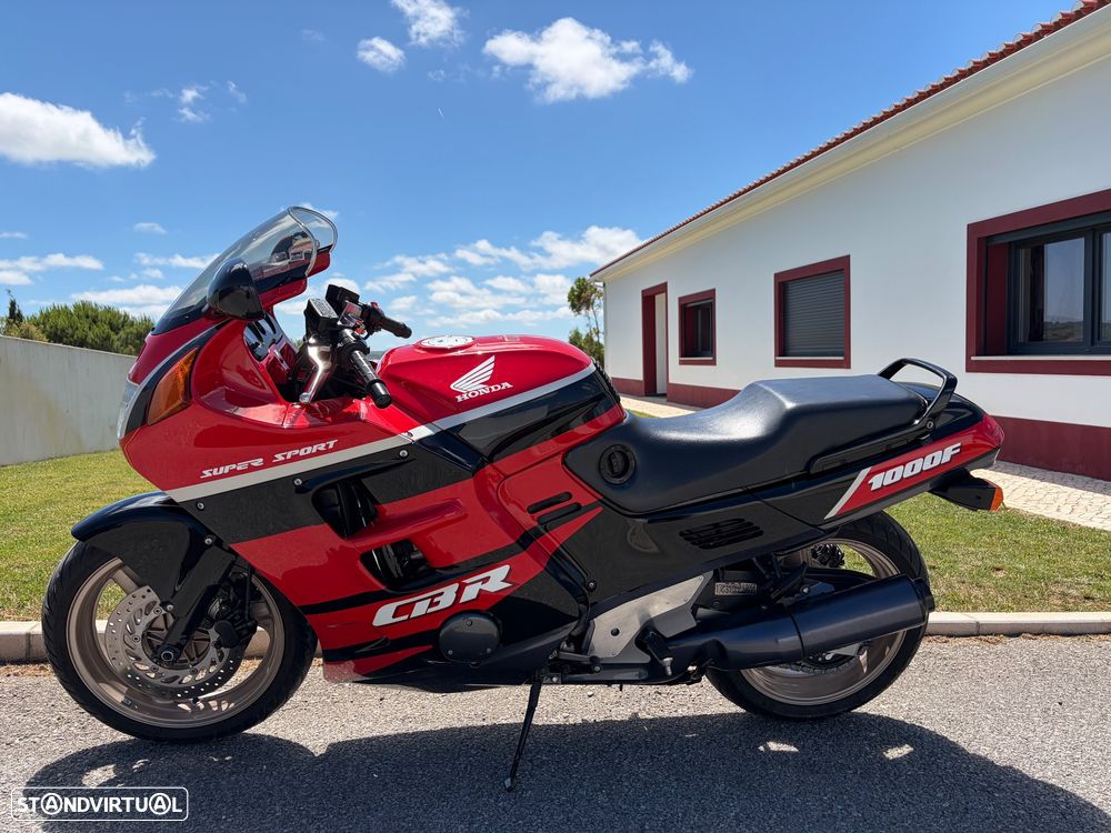 Honda CBR CBR1000F - 4