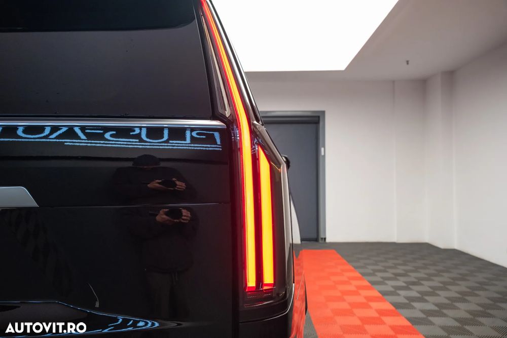 Cadillac Escalade - 21