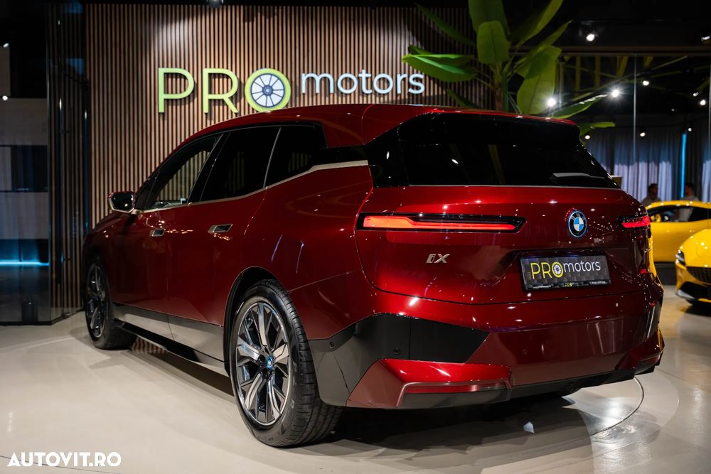 BMW iX xDrive40 - 8