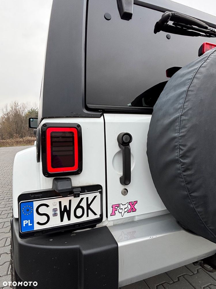 Jeep Wrangler 3.6 Unlim Sahara - 25