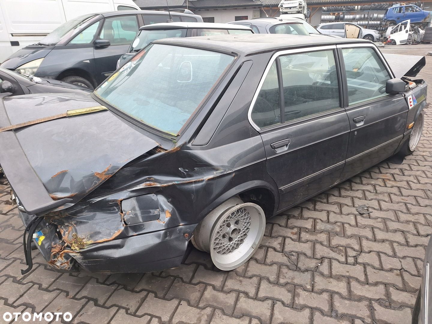 BMW 5 E28 LOTKA 1903898 SPOILER TYŁ KLAPY BAGAŻNIKA 51711903898 - 1