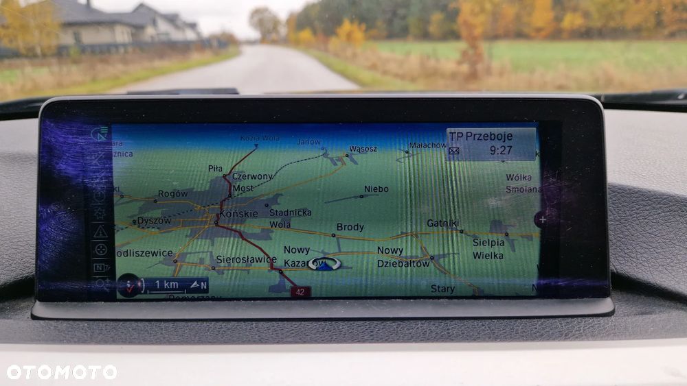 BMW Seria 3 320d Touring Luxury Line - 32