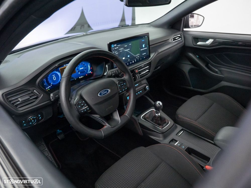 Ford Focus 1.0 EcoBoost MHEV ST-Line X - 14