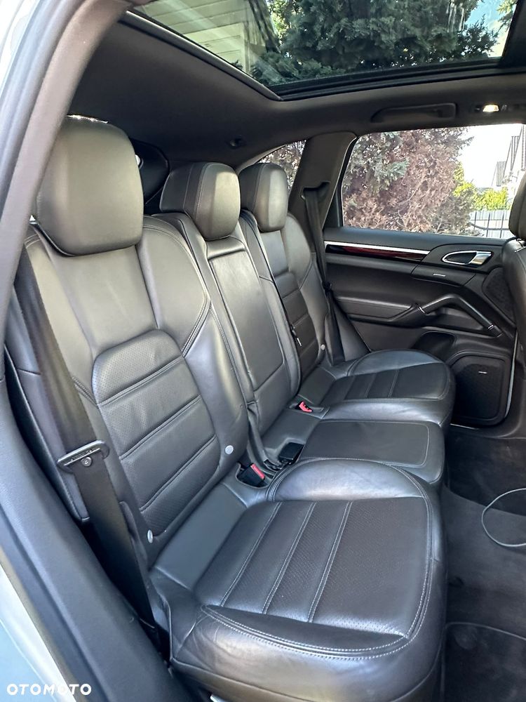 Porsche Cayenne Diesel Platinum Edition - 35