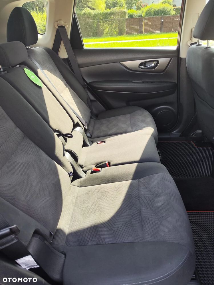 Nissan Rogue - 15