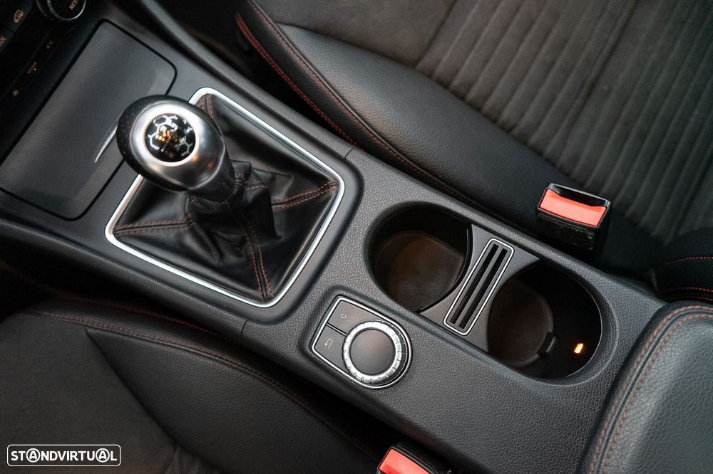 Mercedes-Benz A 180 d AMG Line - 29