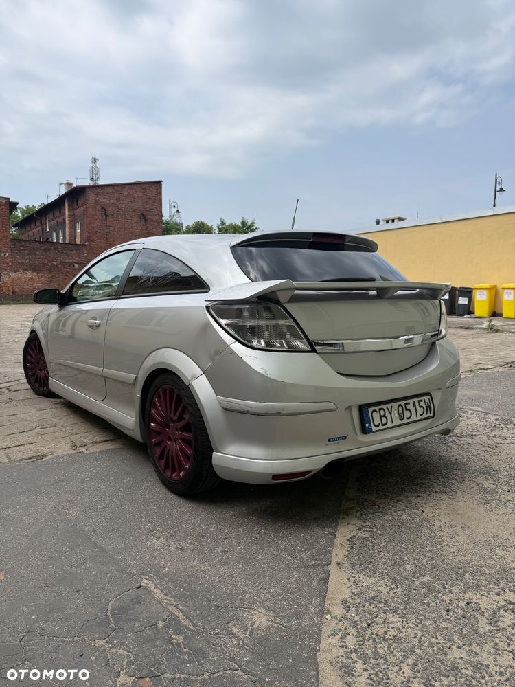 Opel Astra 2.0 Turbo Cosmo - 4