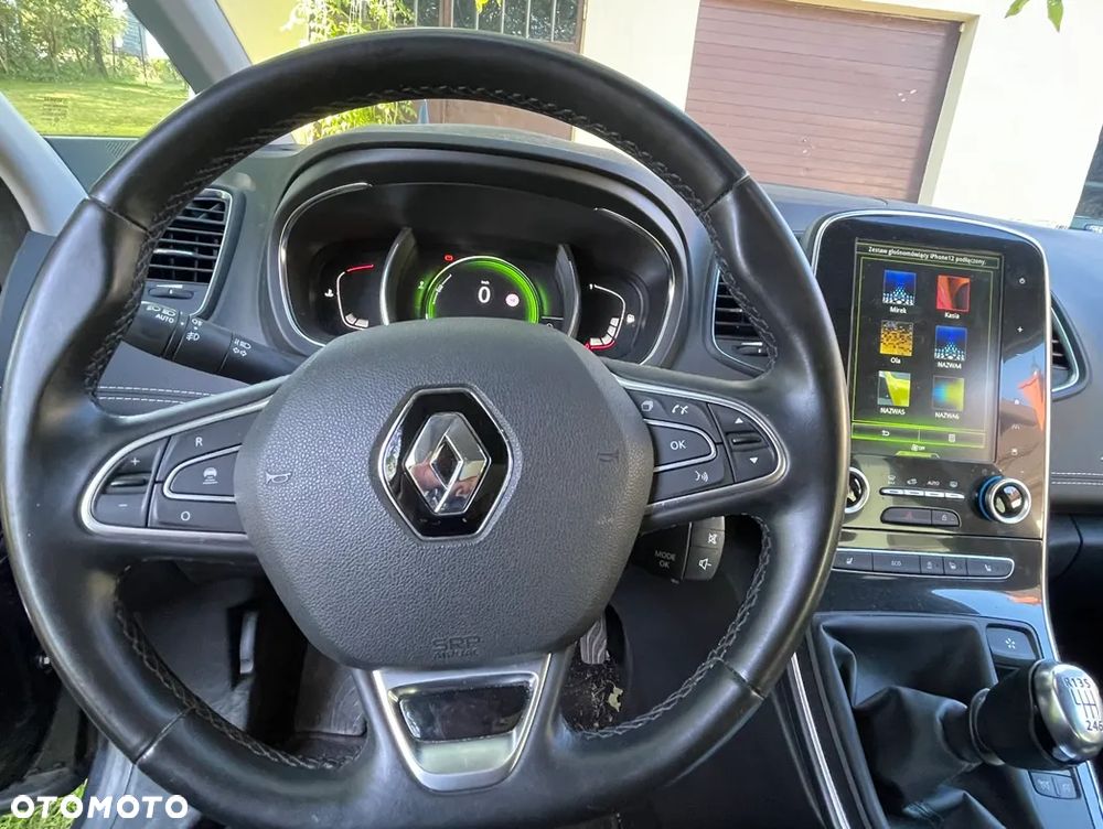 Renault Grand Scenic - 1