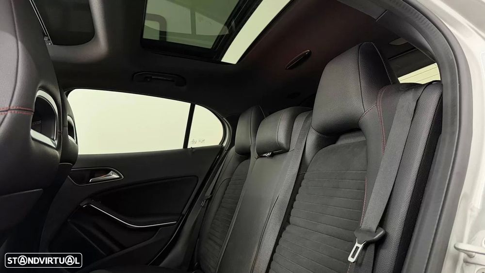 Mercedes-Benz GLA 250 4-Matic AMG Line - 16