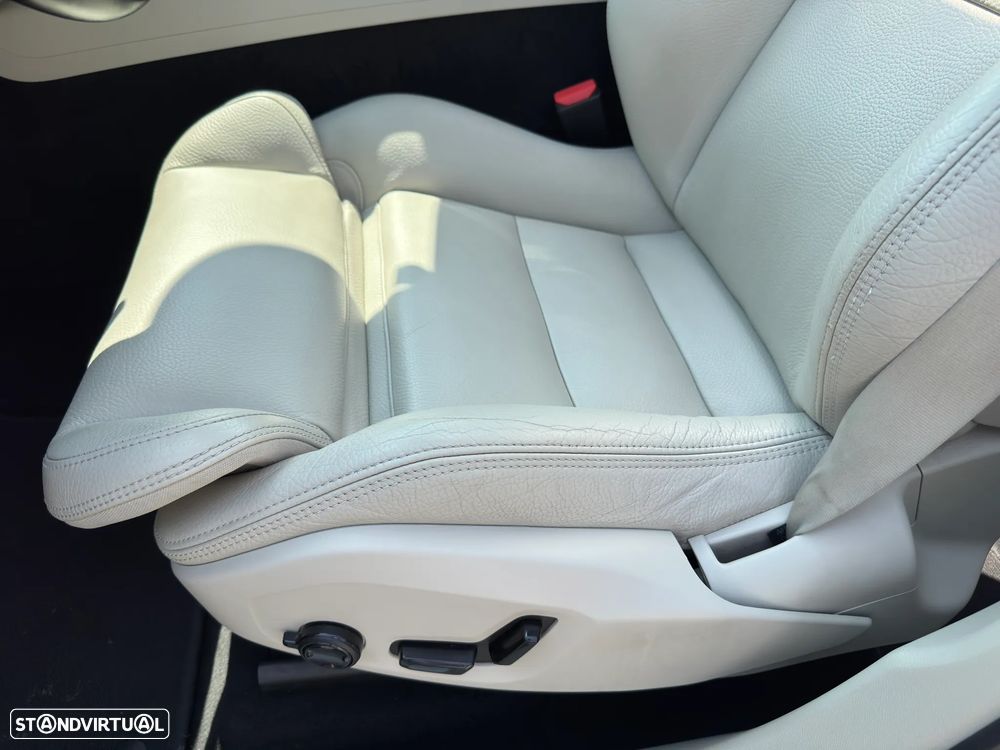Volvo XC 60 2.0 T8 PHEV Inscription AWD - 16