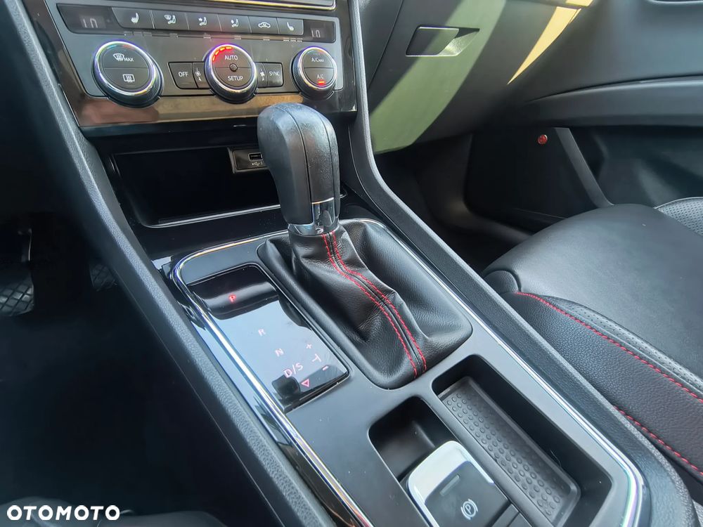 Seat Leon 1.5 eTSI OPF DSG FR Black Edition - 30