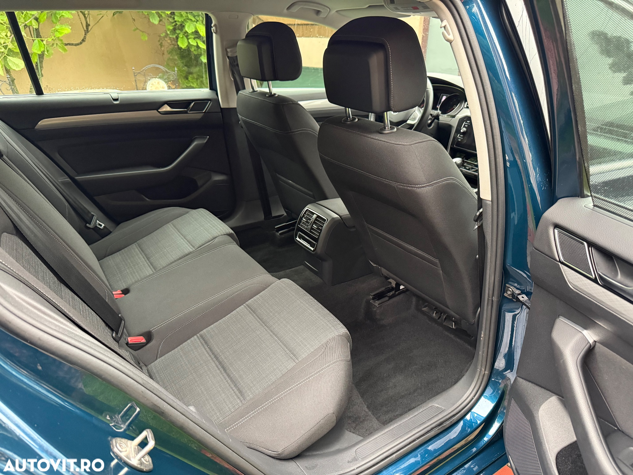 Volkswagen Passat Variant 2.0 TDI DSG (BlueMotion Technology) Trendline - 12