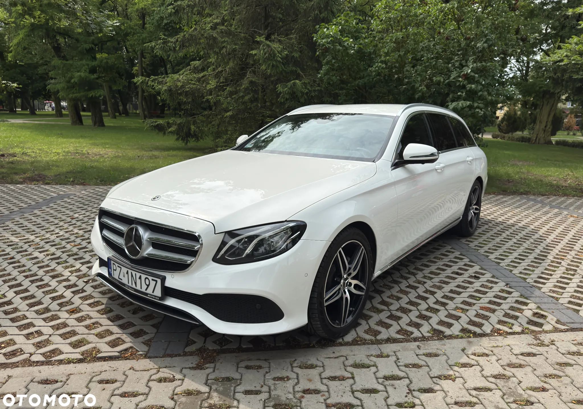 Mercedes-Benz Klasa E 220 d T 9G-TRONIC Avantgarde - 1