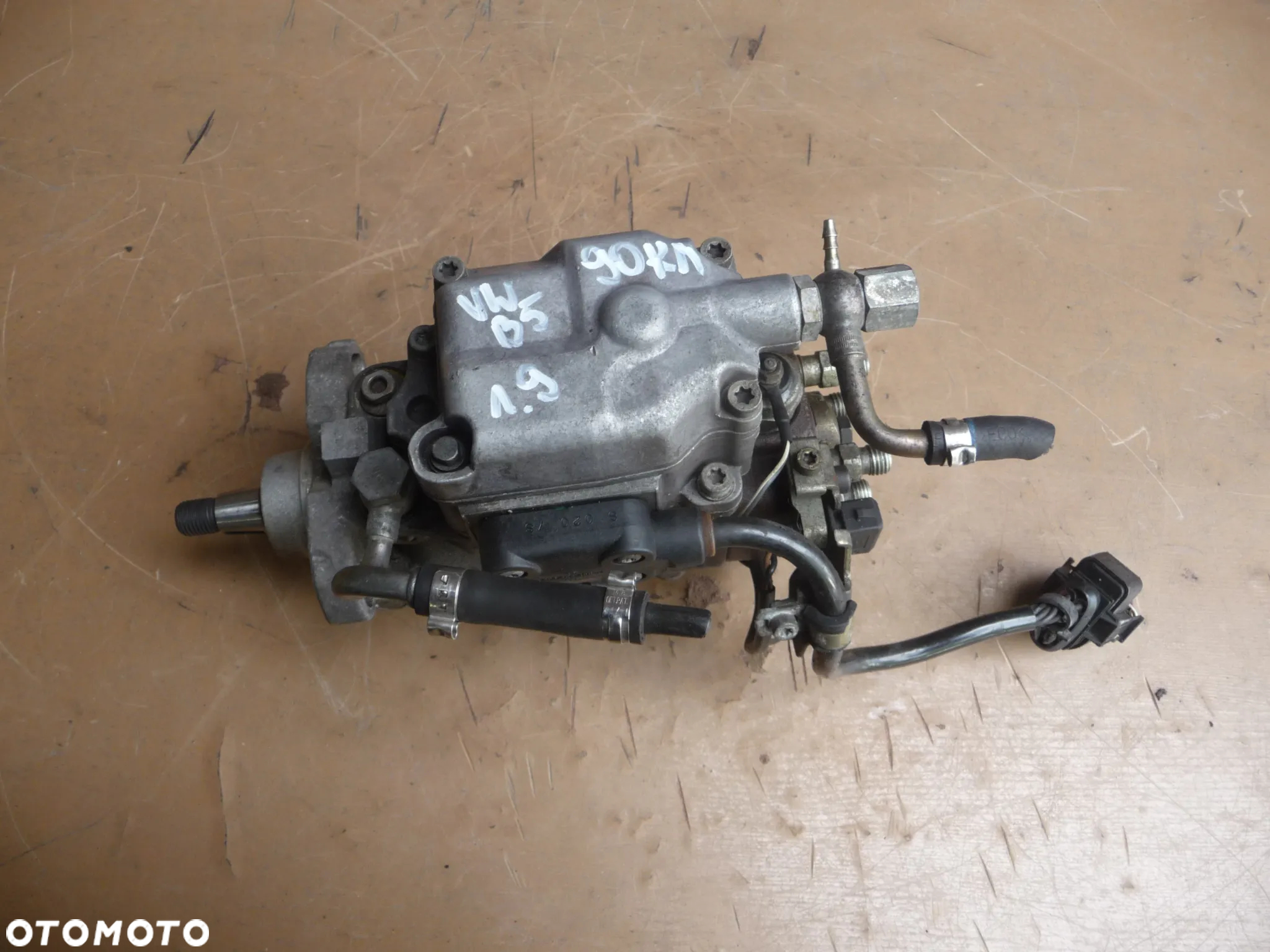 AUDI A4 B5 VW PASSAT B5 1.9 TDI 90KM POMPA WTRYSKOWA 0460404985 028130110H - 4