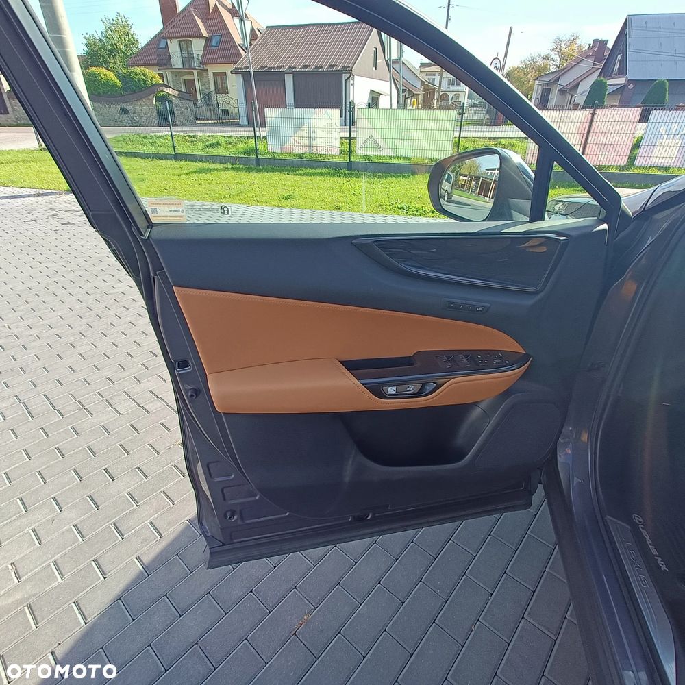 Lexus NX 450h+ Prestige AWD - 25