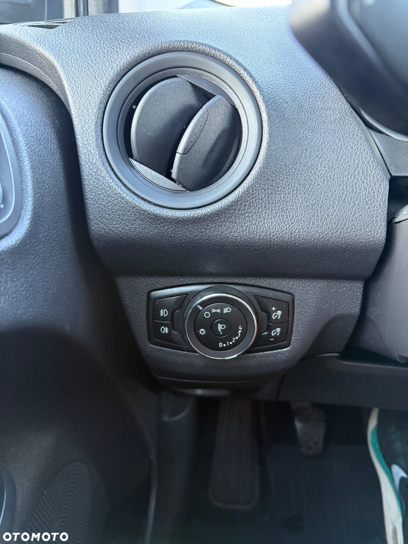 Ford Tourneo Courier - 19