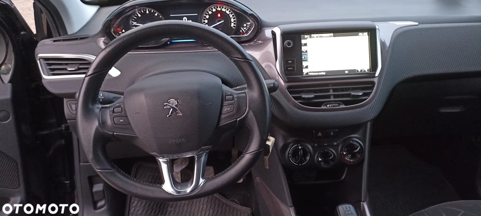 Peugeot 2008 1.6 e-HDi Allure S&S - 19