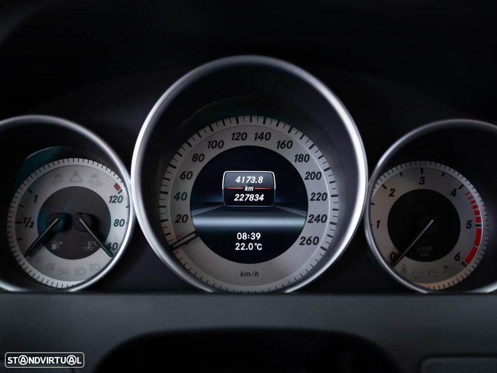 Mercedes-Benz C 200 - 21