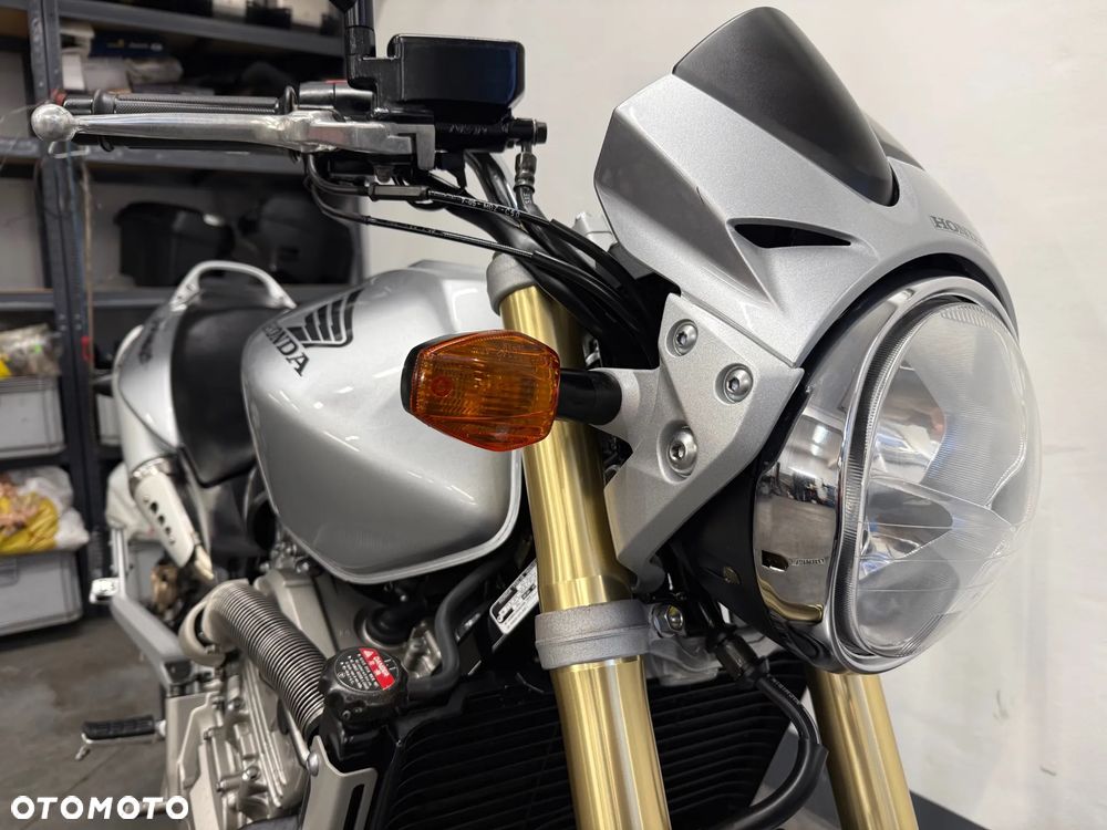 Honda Hornet - 35