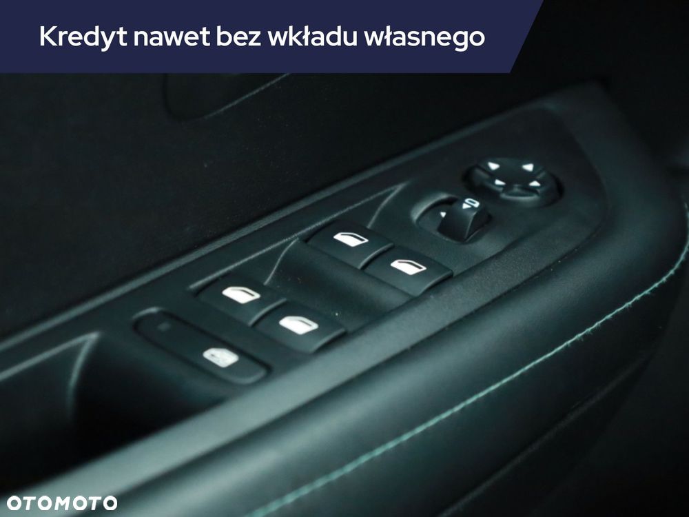 Peugeot 208 - 19