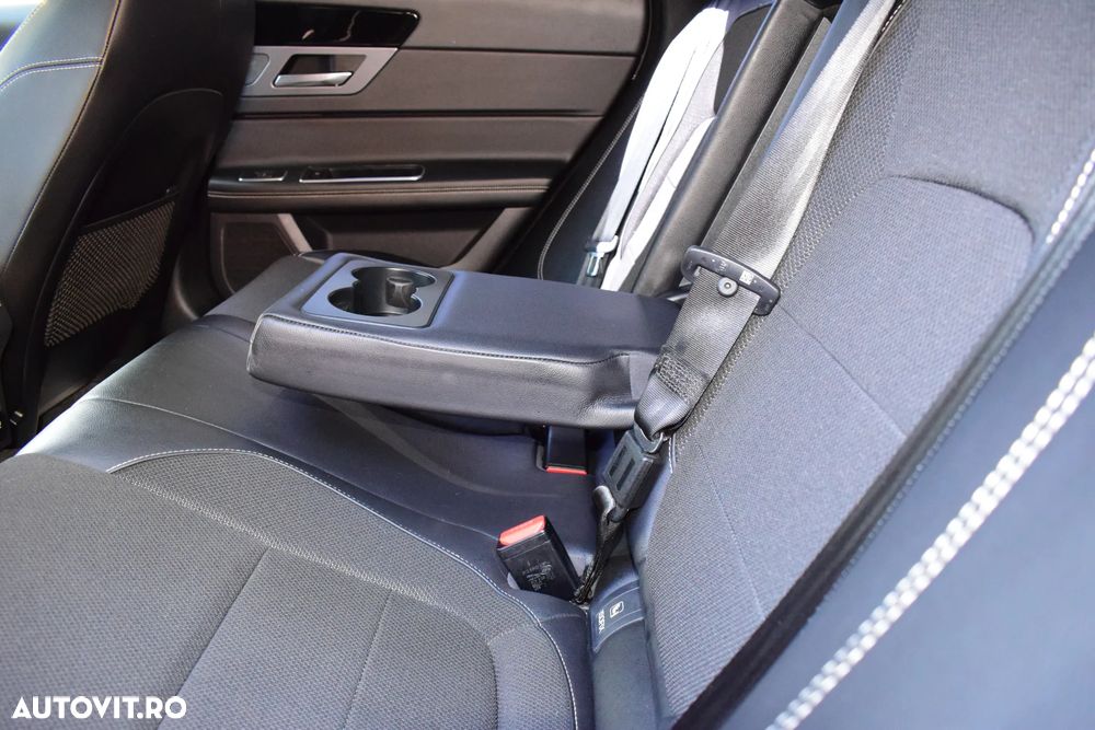 Jaguar XF 25d AWD R-Sport - 9