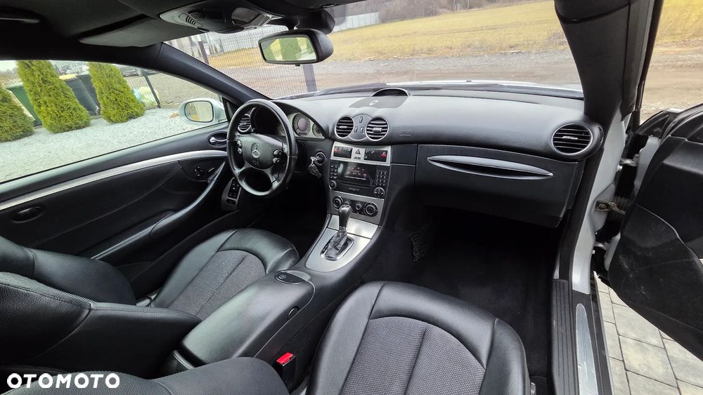 Mercedes-Benz CLK - 28