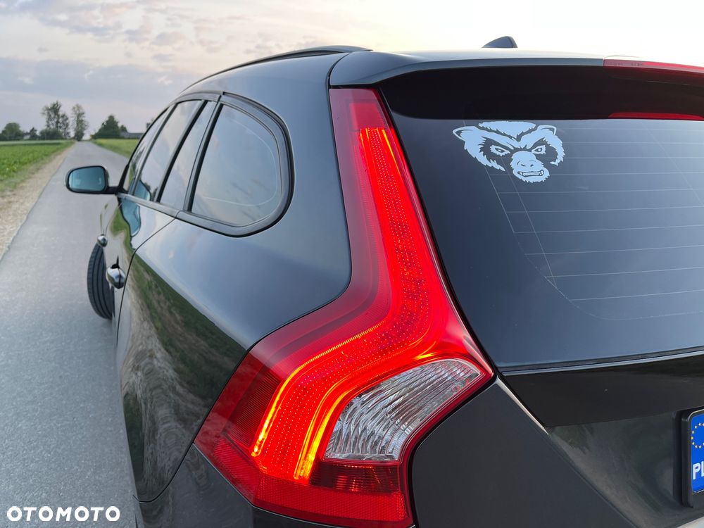 Volvo V60 D3 Momentum - 33