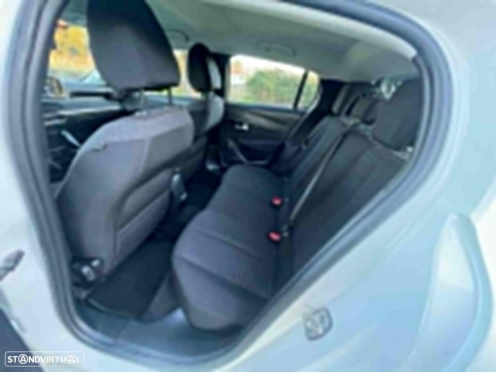 Peugeot e-208 Style - 14