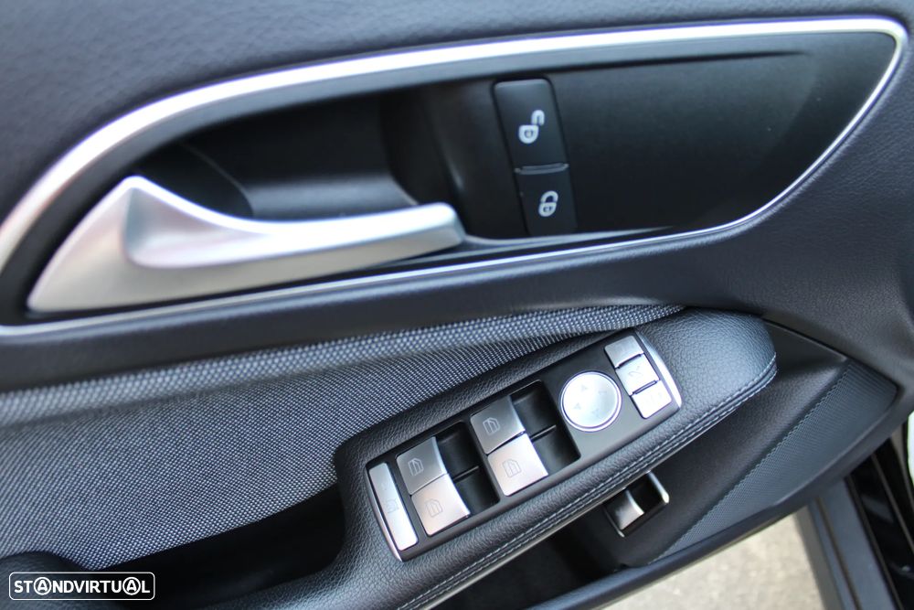 Mercedes-Benz GLA 180 d 7G-DCT Urban - 44