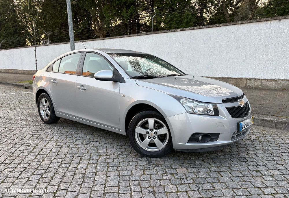 Chevrolet Cruze 1.6 LS - 1