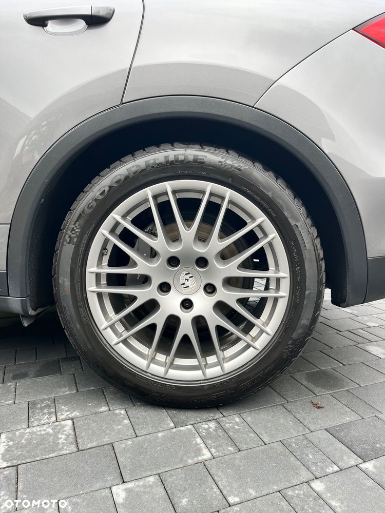Porsche Cayenne - 13