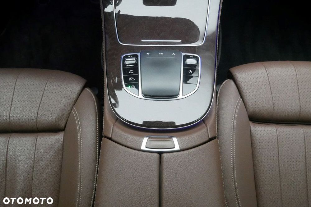 Mercedes-Benz Klasa E - 11