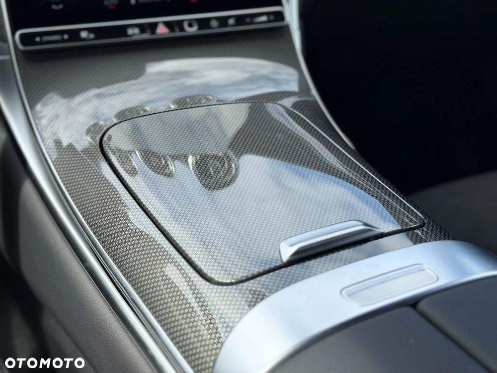 Mercedes-Benz GLC - 12