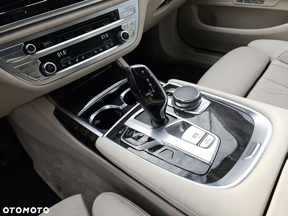 BMW Seria 7 - 22